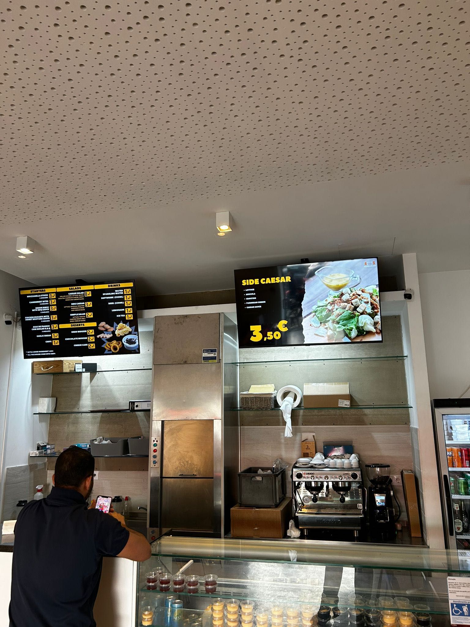 Ecrã Montra  43" ou 55" chave na mão