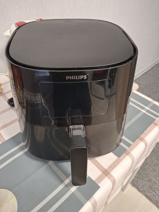 Продам фритюрницю Philips HD9280/70 Airfryer XL
Працює ідеально.