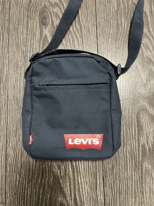 Levis сумка месенджер , оригінал