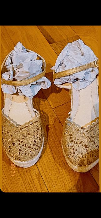 Sandalias cumha dourada