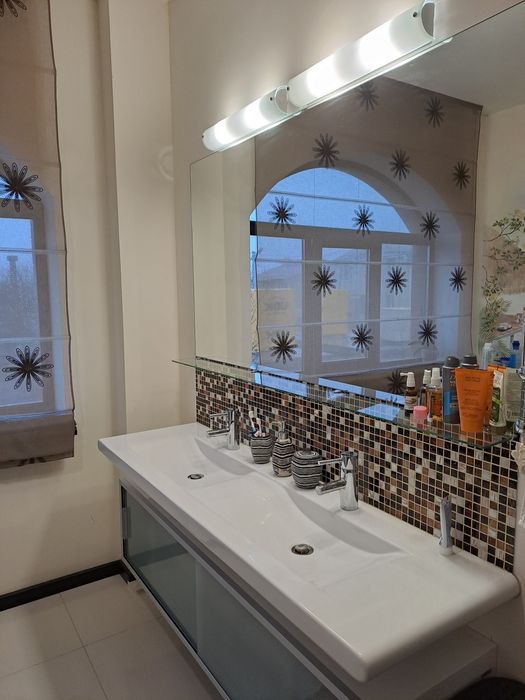 Оренда будинку з басейном новобудова