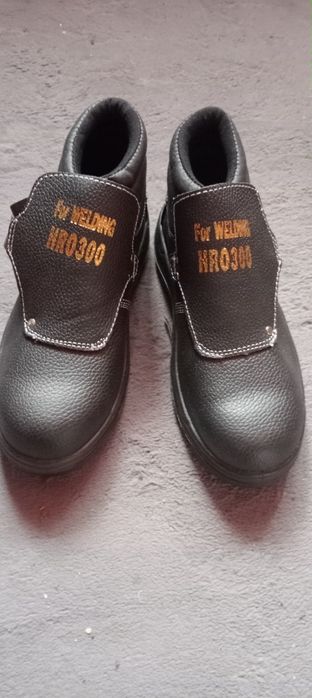 Obuwie ochronne,spawalnicze , skórzane.
