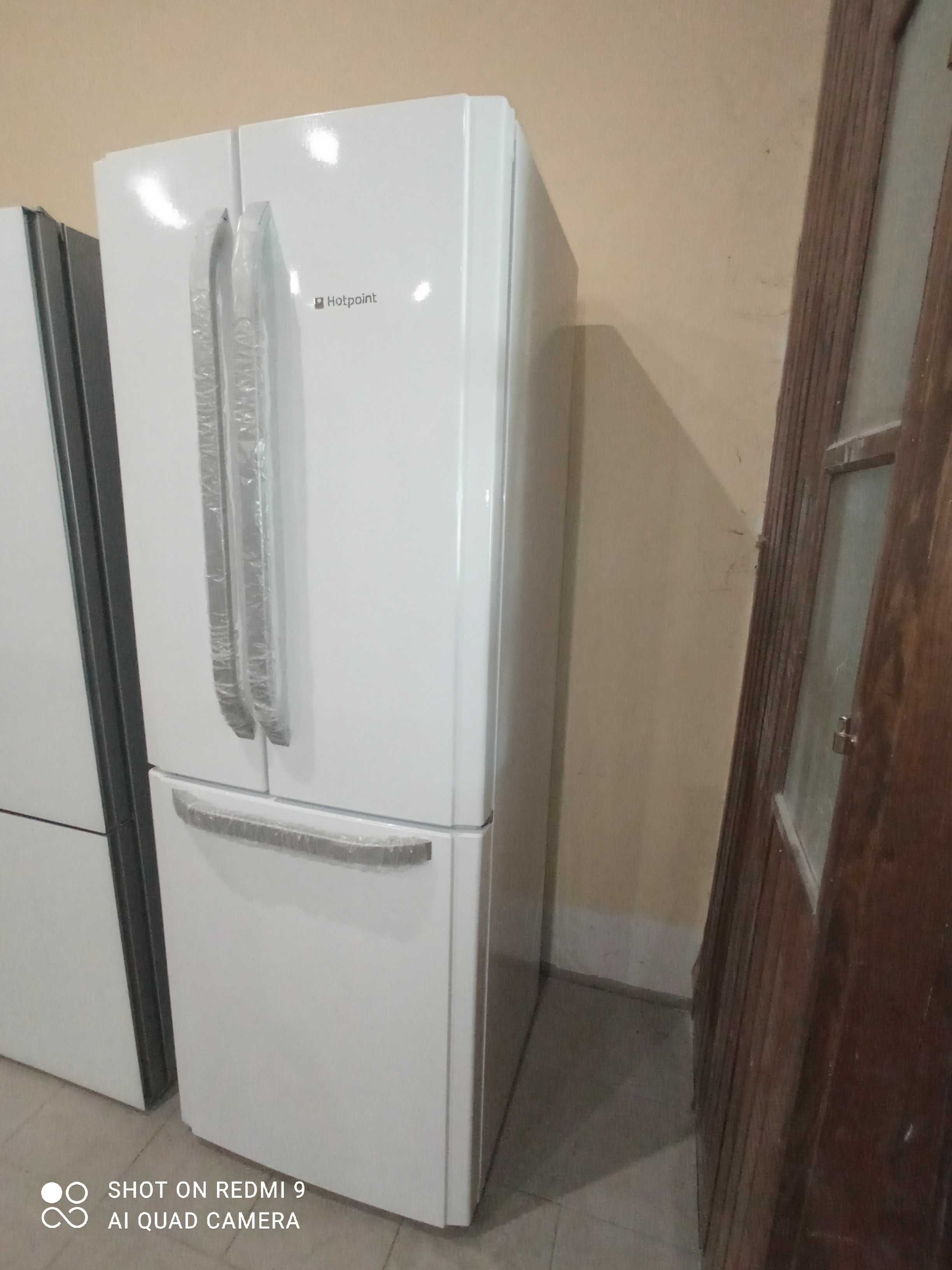Новий холодильник Hotpoint FFU3D.1W