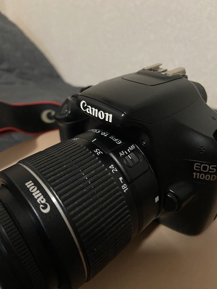 Canon 1100D + комплект