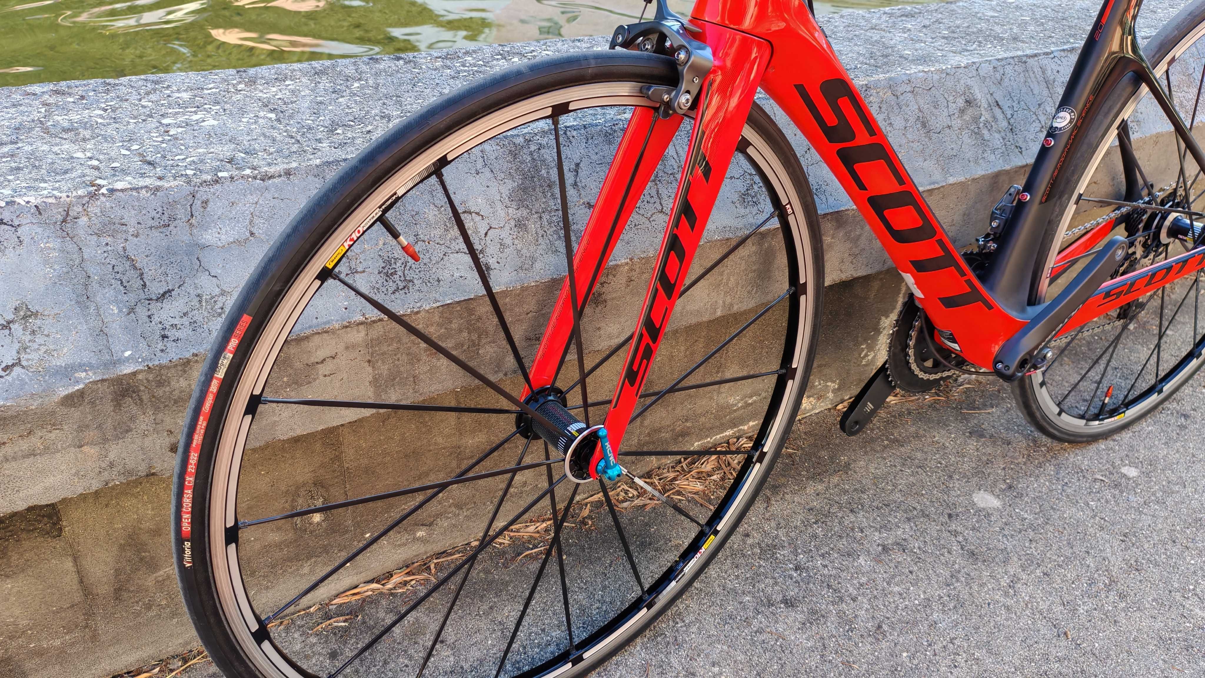 Scott Foil 20 com Mavic Ksyrium Yksion K10, Ultegra 11v (6.9 Kg)