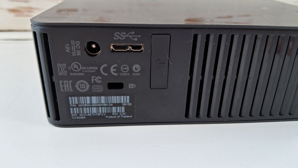 Зовнішній жорсткий диск WD Elements 4TB