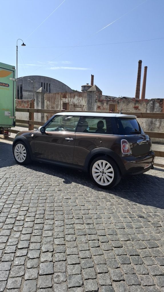 Mini Cooper Hot Chocolate