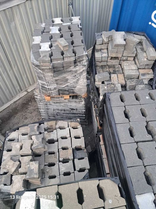 Sprzedam używaną kostkę brukową behaton i holand