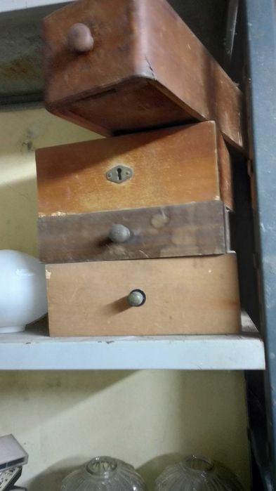 gavetas máquinas costura e outras.