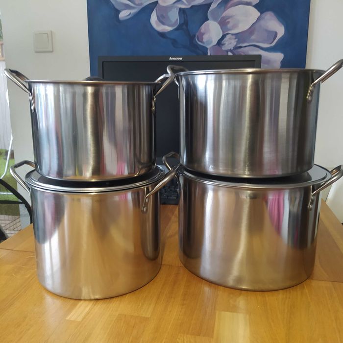 Zestaw solidnych niemieckich garnków z pokrykwami 7 8 10 i 12,5 l zest