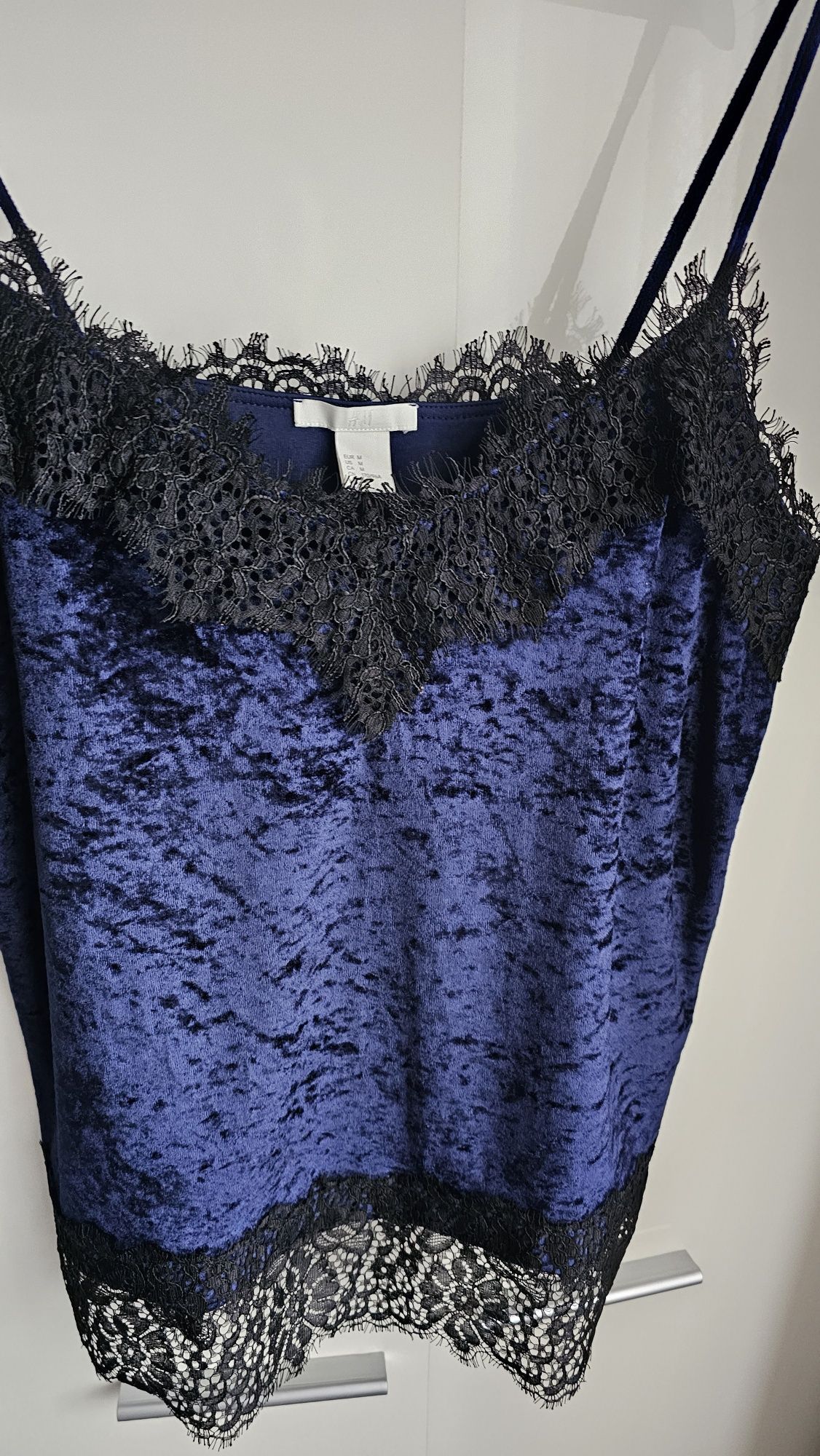 Wyprzedaż Aksamitny top na ramiączkach H&M r M
