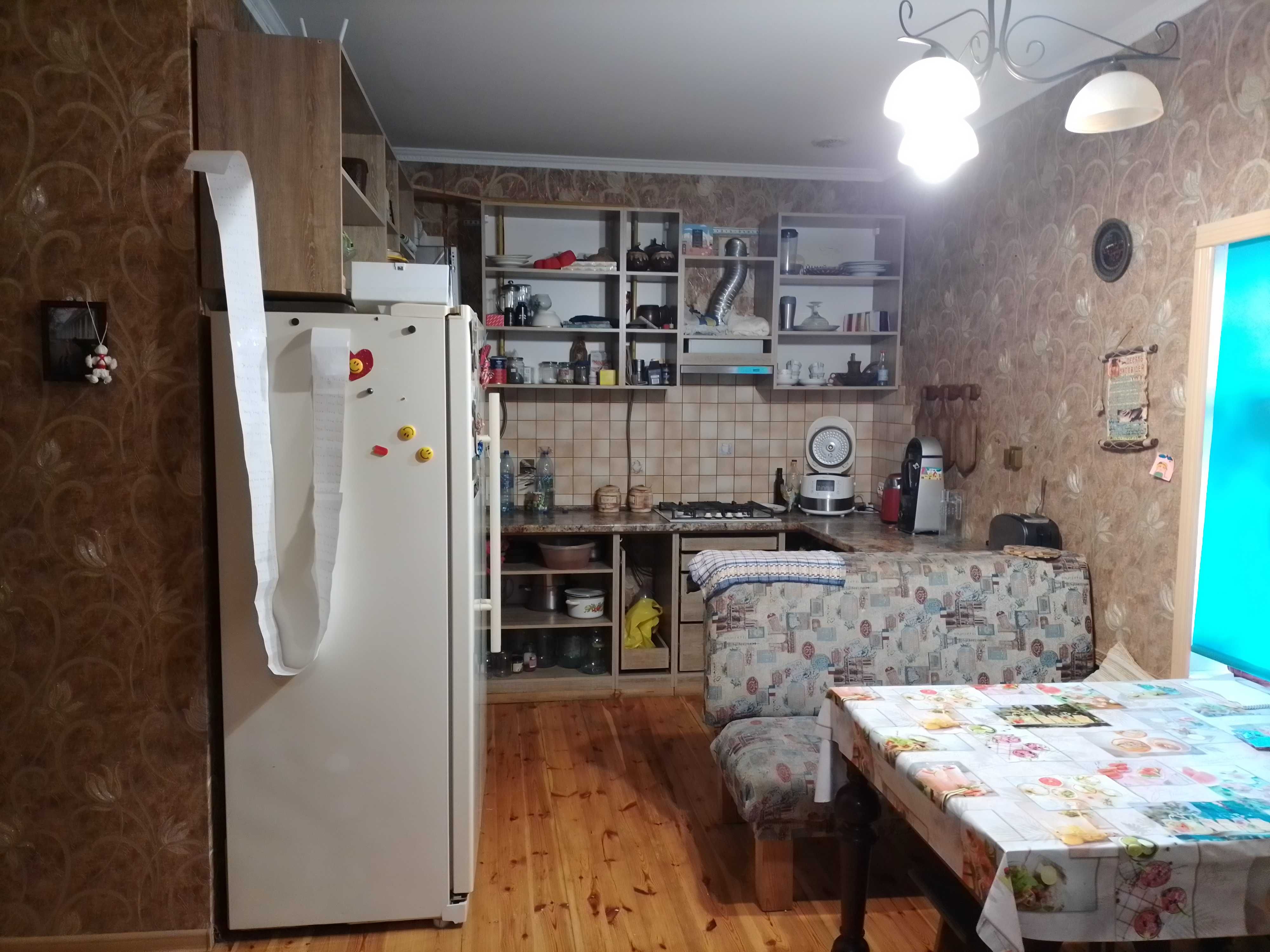 Продам частину будинку з ремонтом в центрі