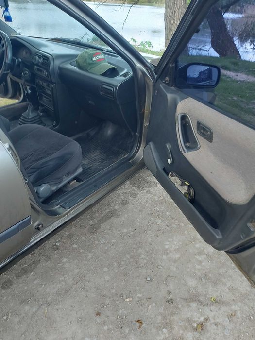 Нісан Сані 1.4 газ-бенз