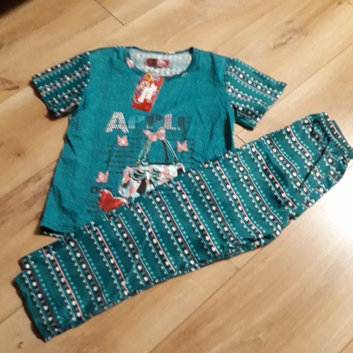 Nowa piżama dla dziewczynki rozmiar 110/116.