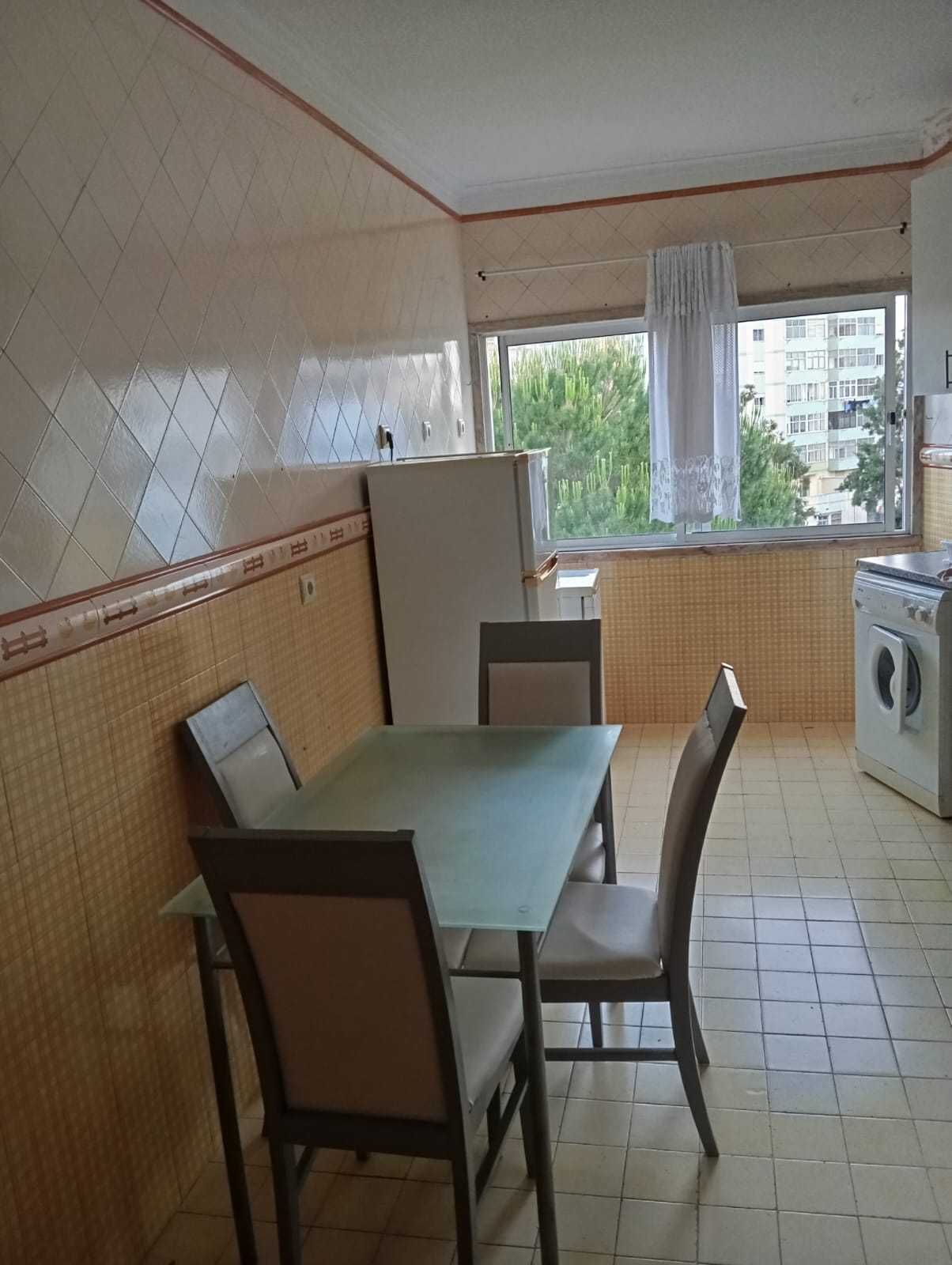 Quarto individual para senhora