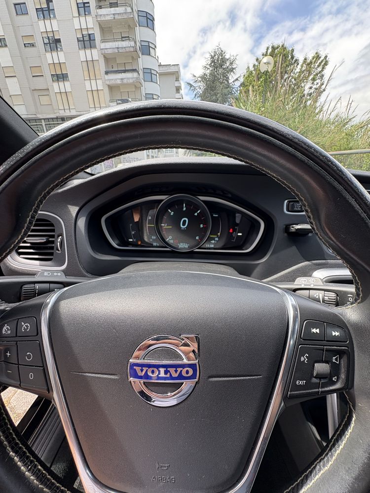 Volvo V40 D2 R-Design