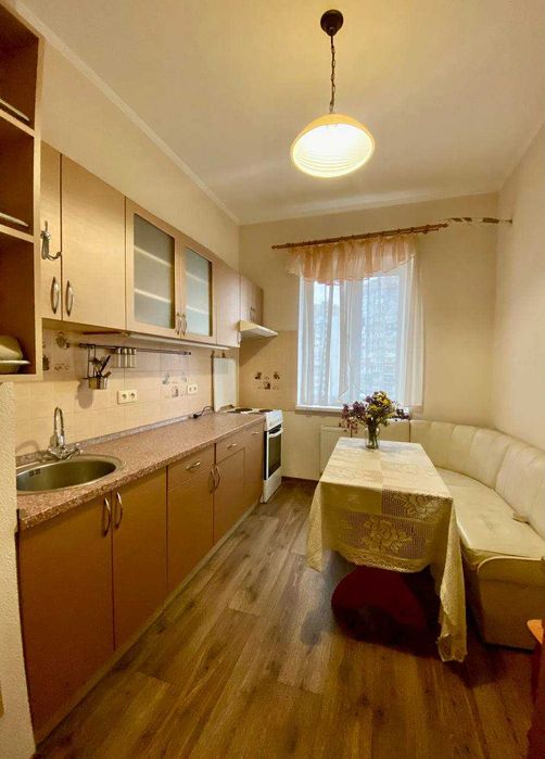 Лаврухіна 12, оренда 2-к квартири, Троєщина, ТРЦ Район!