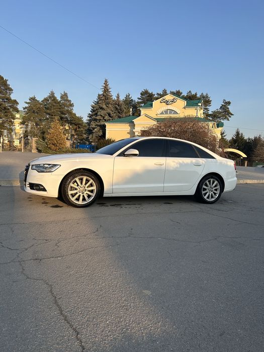 Здамо в аренду автомобіль AUDI A 6