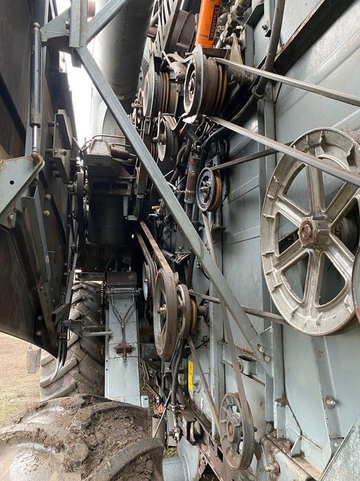 Продам комбайн акрос