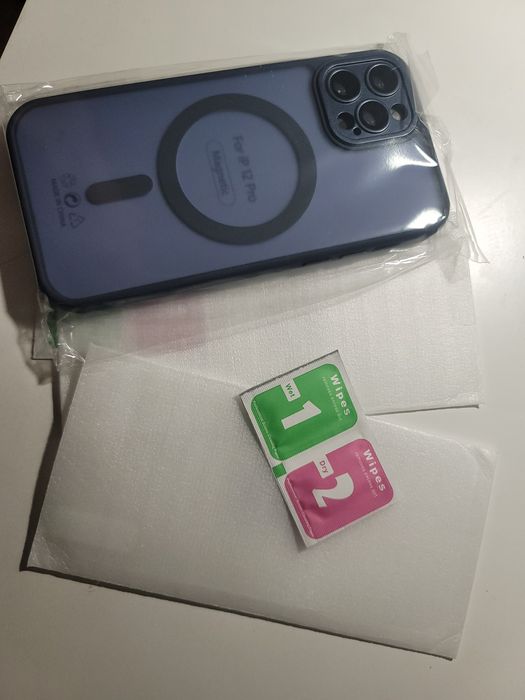 Capa e dois vidros de proteção para iPhone 12Pro