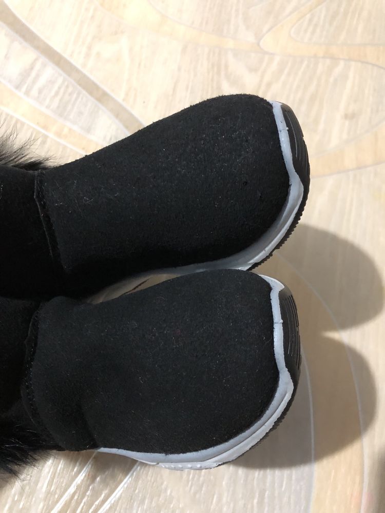 Нові чоботи замшеві зимові , уггі