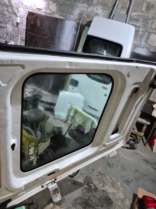 Рено мастер 2 задні двери распошонка опель мовано