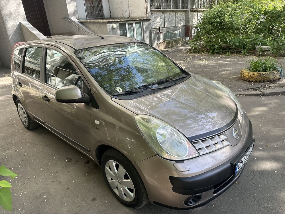 Nissan Note ideal stan