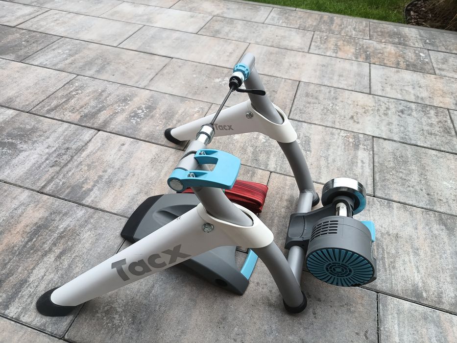 Trenażer Tacx Flow Smart