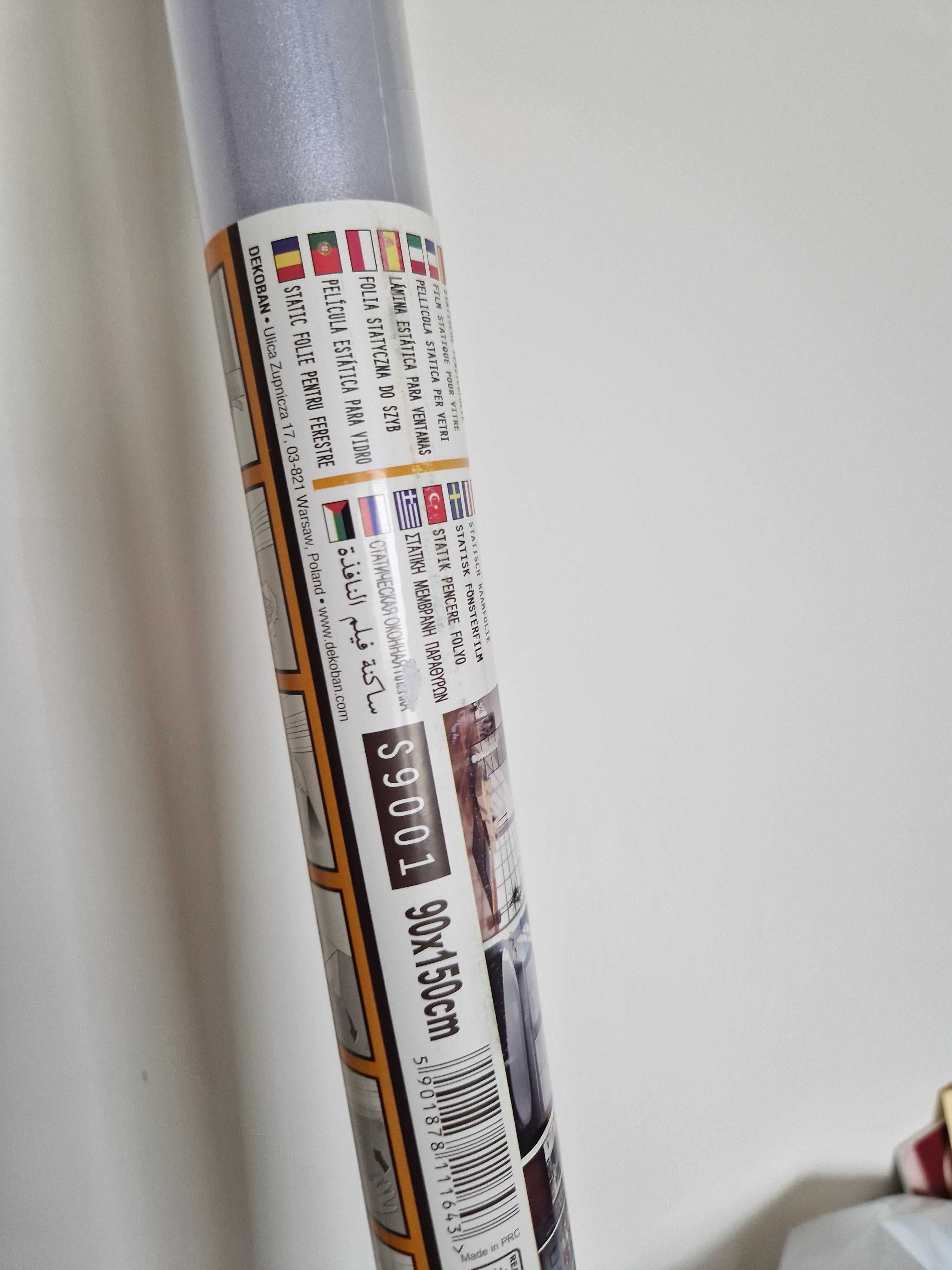Folia statyczna  na okna 150 na 90 .