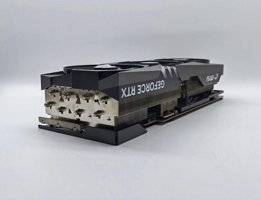 Відеокарти RTX 4090 MSI Gaming X Trio