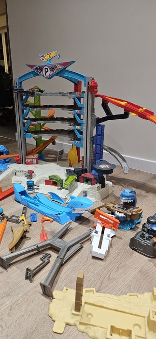 Hot Wheels Ultimate Garage CMP80 + dodatkowe tory