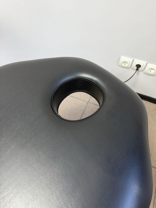 Продам кушетку косметологична/масажна