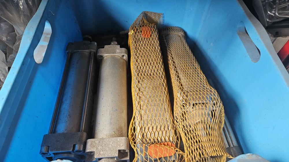 Siłowniki pneumatyczne 63x250 63x160 63x100