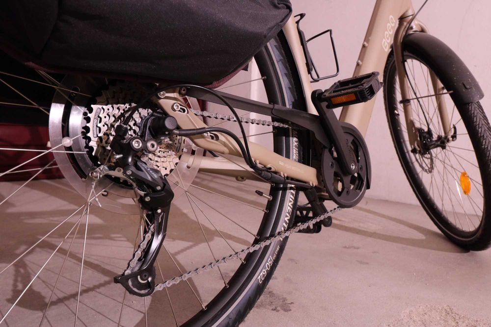 Bicicleta elétrica Beeq B400 exatamente nova e na garantia. Tamanho M