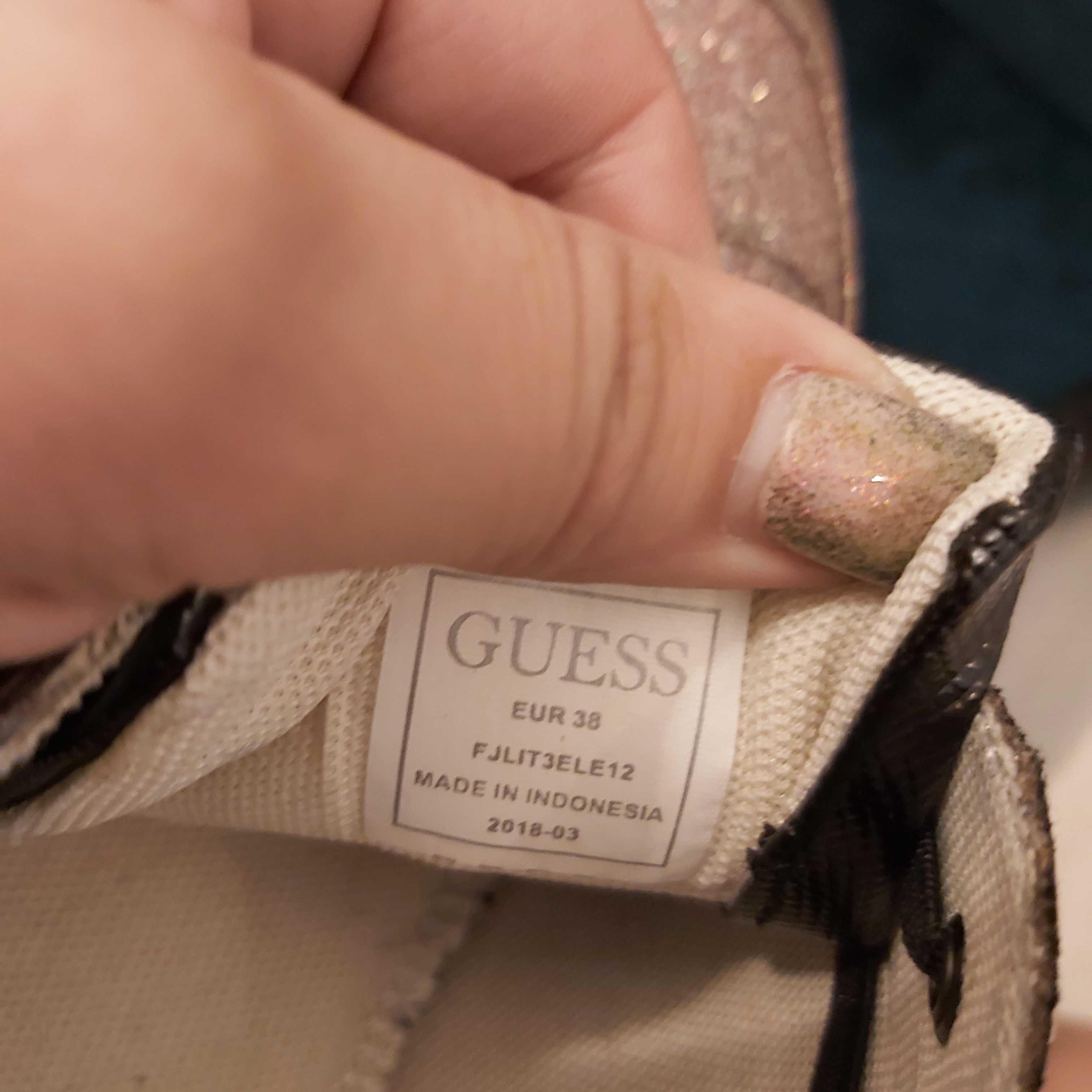 Tenis Guess com Brilho