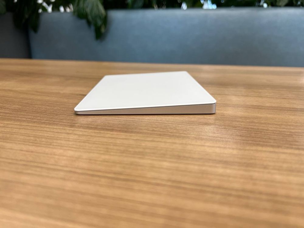 390-Apple Magic Trackpad 2