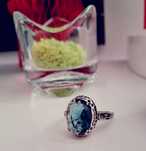 Anel Elegante Detalhes Entalhados Pedra Estilo Safira