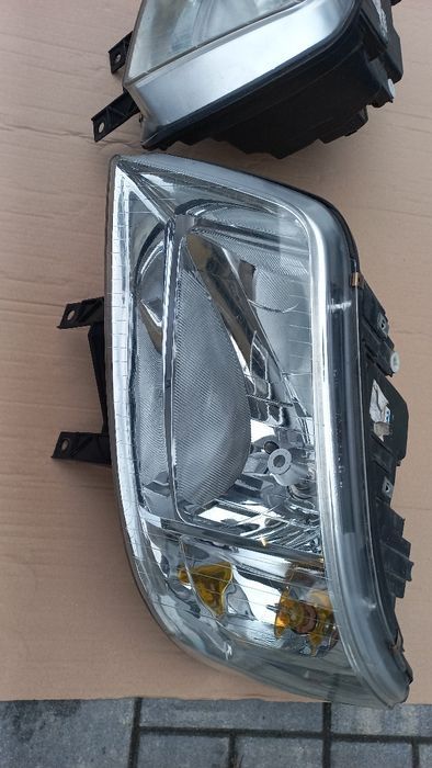 VW transporter t5 03-09 reflektor lampa lewa prawa