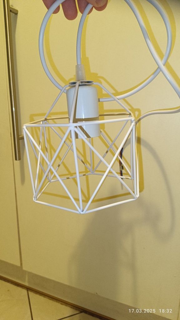 Lampa sufitowa      .