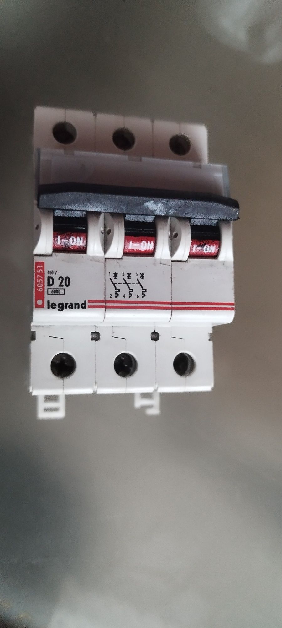 Legrand wyłącznik nadpradowy C32A 2szt