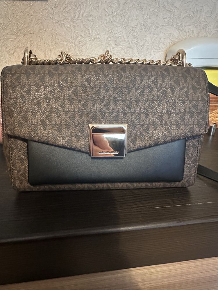 Жіноча сумка Michael Kors