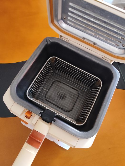 Fritadeira Philips a Óleo ou Azeite