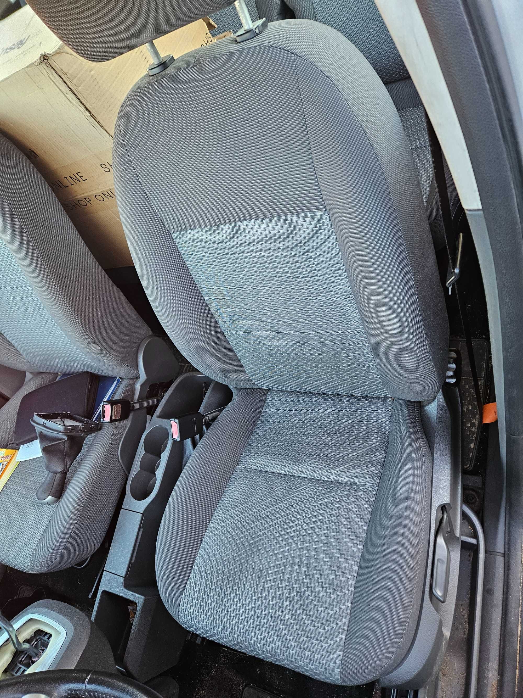 Fotel  Kierowcy pasażer  Fotele przednie Ford C-MAX Super stan