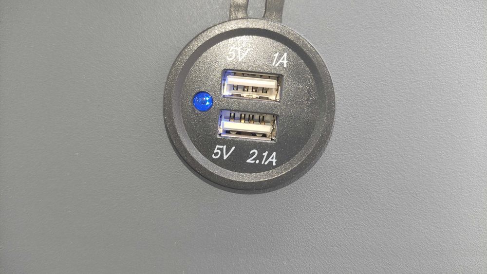 Електронавантажувачі JAC CPD15 ,  JAC CPD25 з зарядним пристроєм