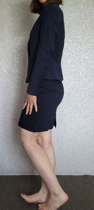 Продам спідницю та піджак темно-синього кольору H&M розмір М