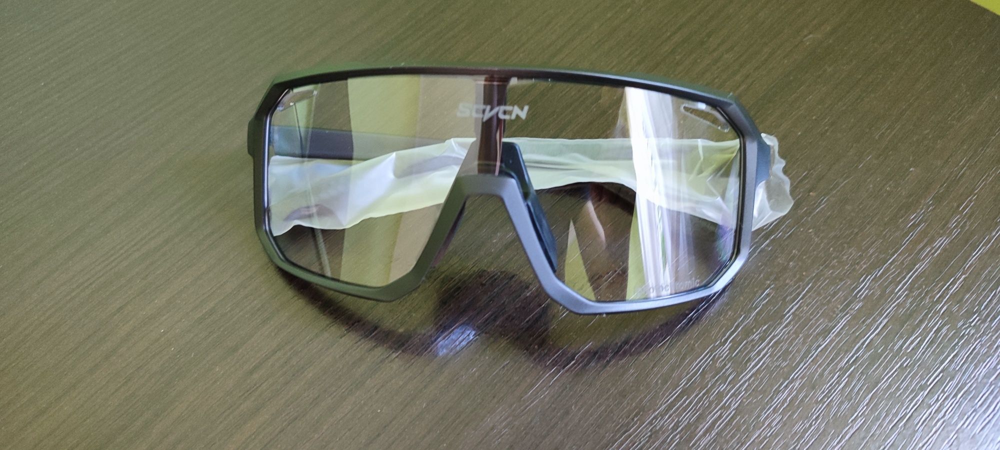 Okulary fotochromowe przeciwsłoneczne na rower