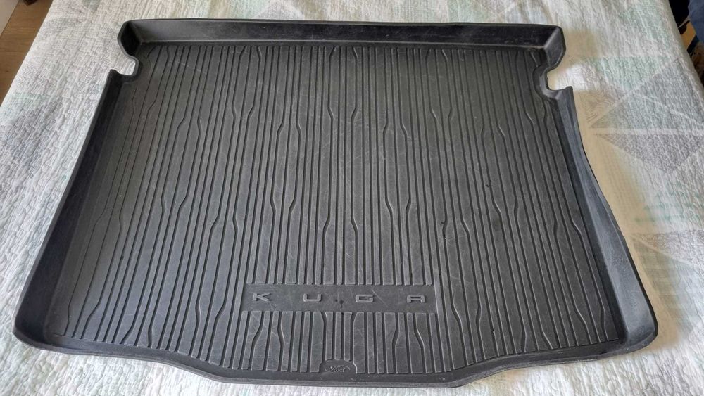 Mata Antypoślizgowa Do Bagażnika Ford Kuga do modelu z rocznika 2021