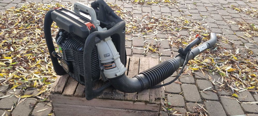 Dmuchawa spalinowa do liści śnigu