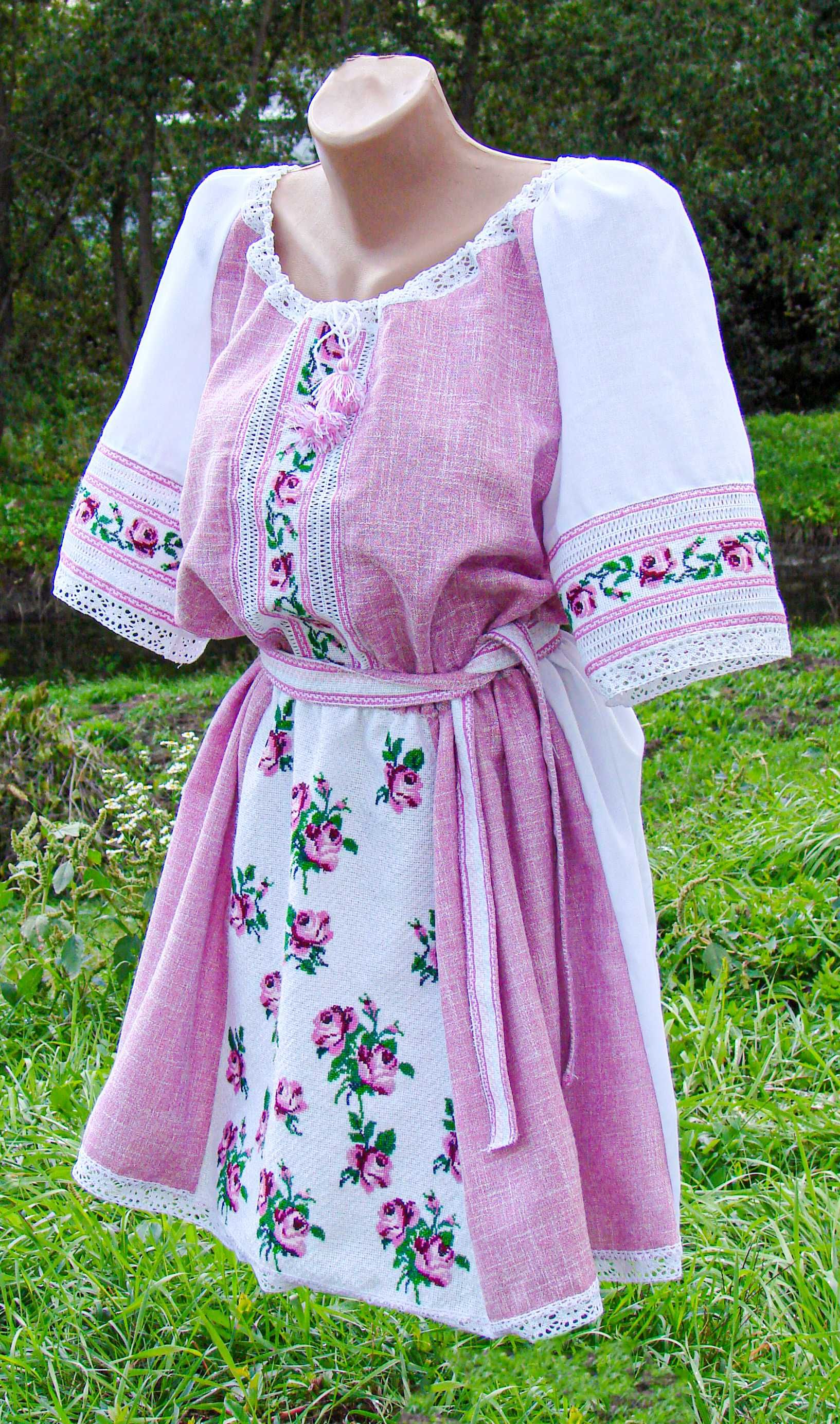 Вышитое платье женское ручной вышивки