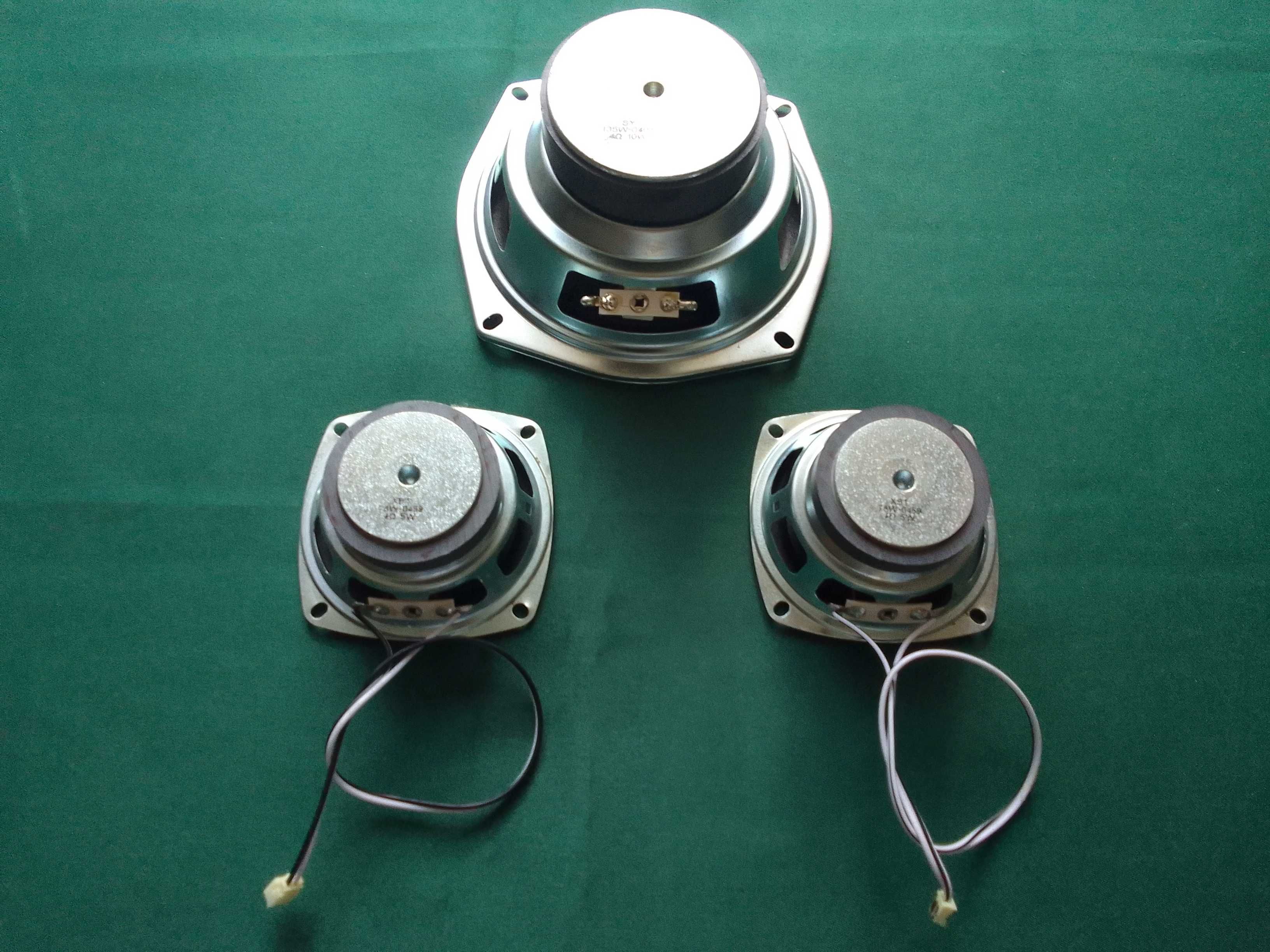 Zestaw głośników : 1 x 10Watt 4Ohm i 2 x 5Watt 4Ohm ,używane bdb.stan